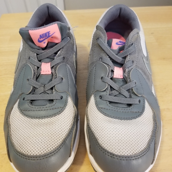 Shoes - Picture 2 of 5